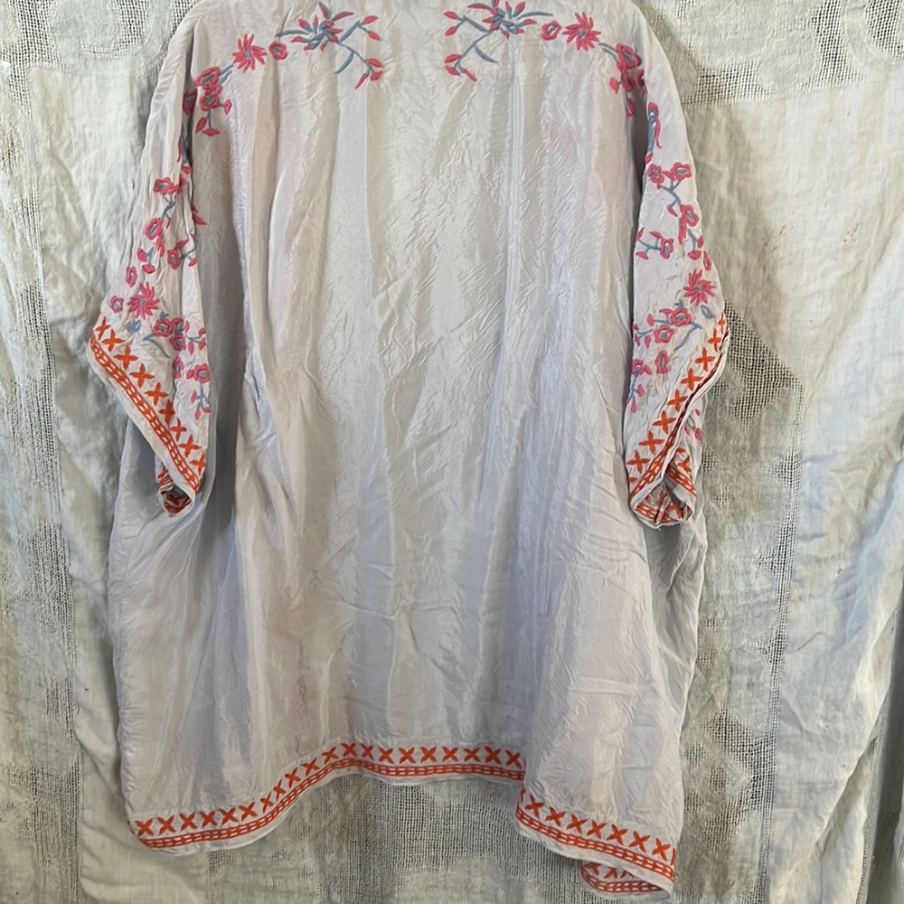 🌈 Embroidered Kimono - Picture 5 of 5